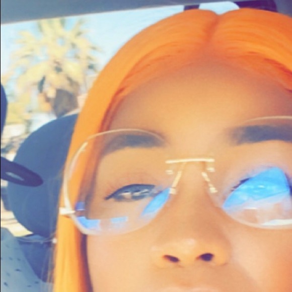 AMBER 12 - Picture 3 of 3